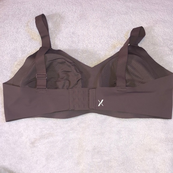 Knix padded V neck evolution bra - Picture 2 of 4